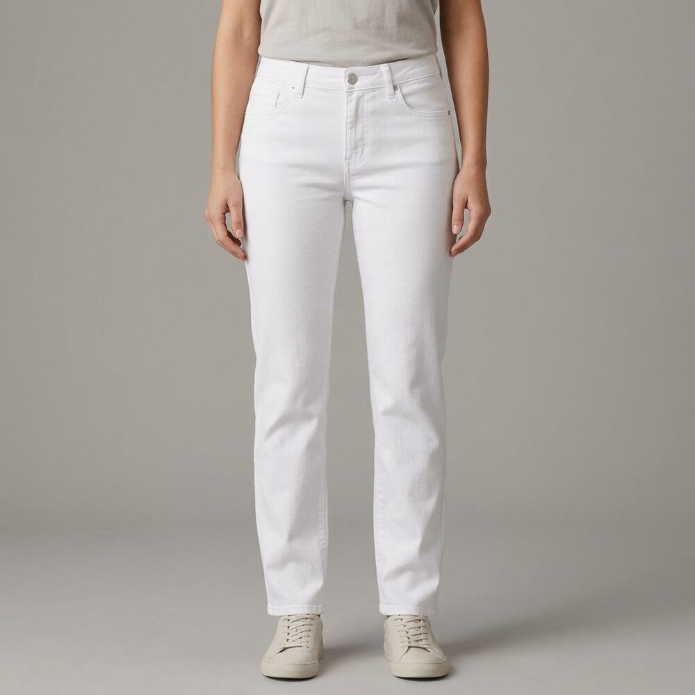 NWT Sag Harbor White Straight Leg Jeans Size 6 Stretch Denim Zip Fly